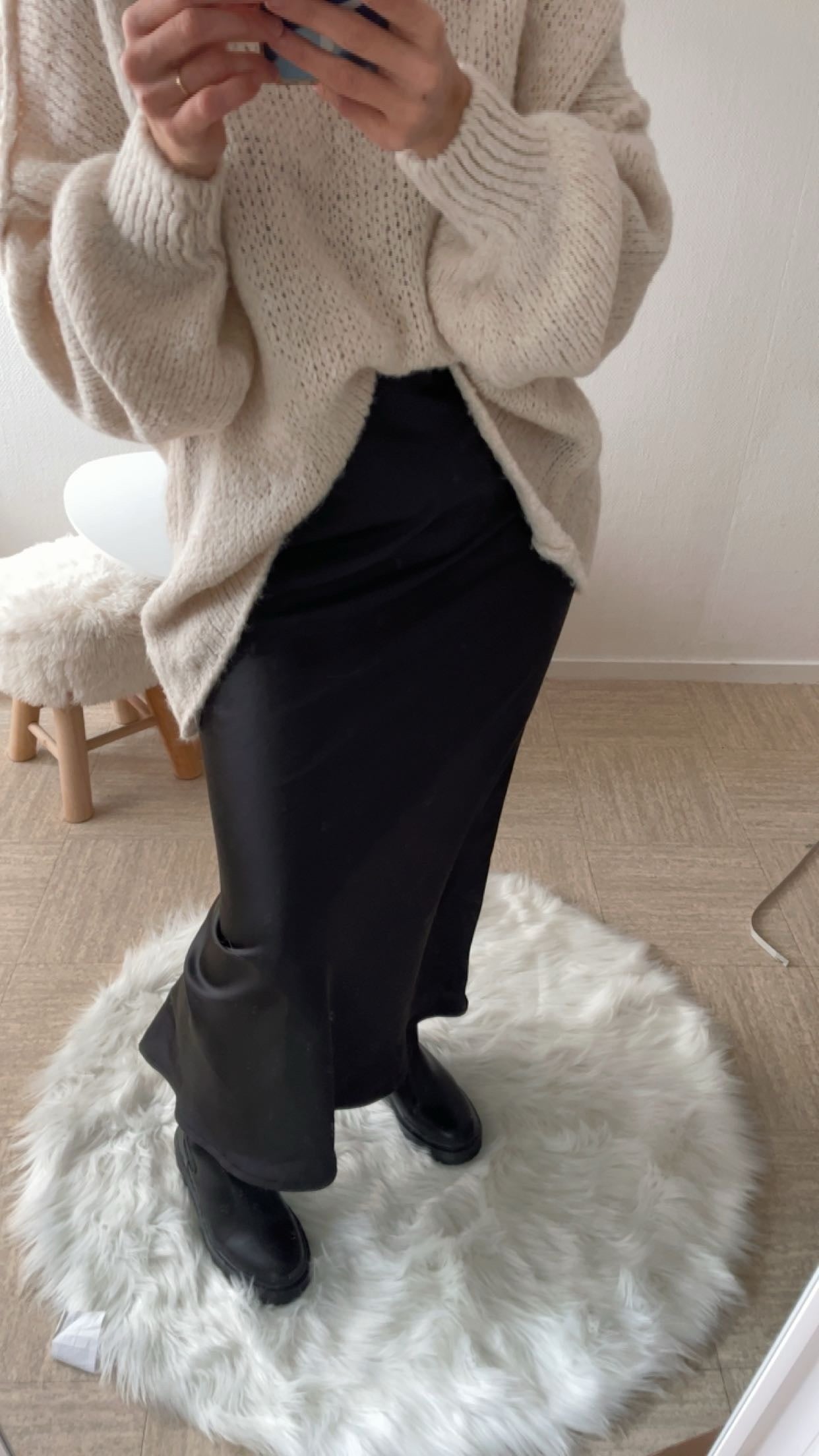 Jupe en satin noir