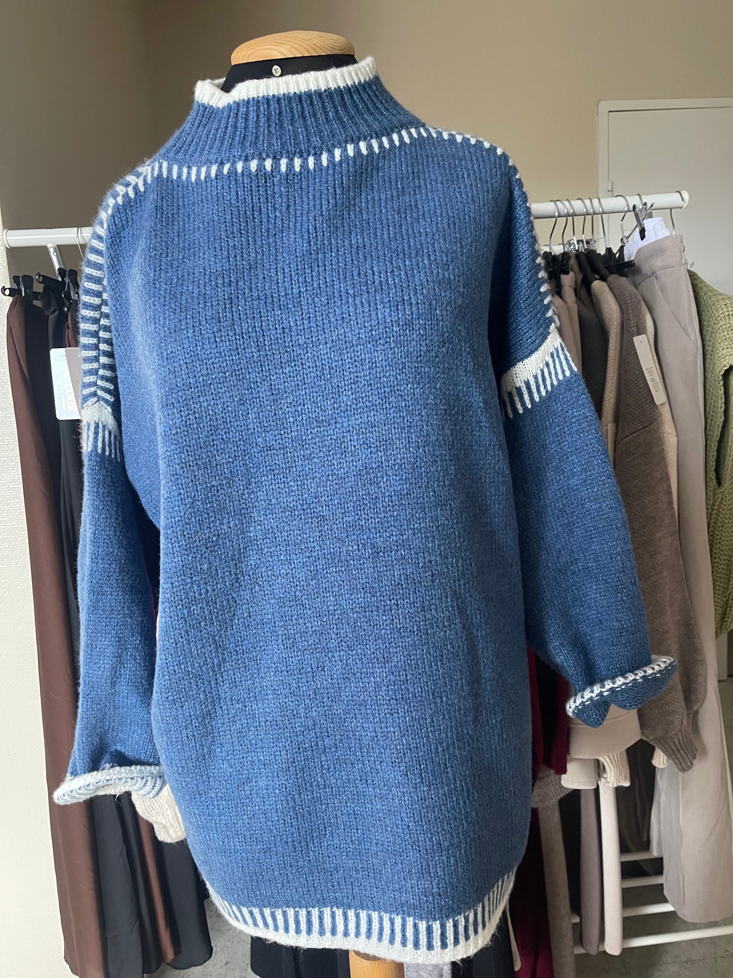 Pull maille oversize bleu blanc