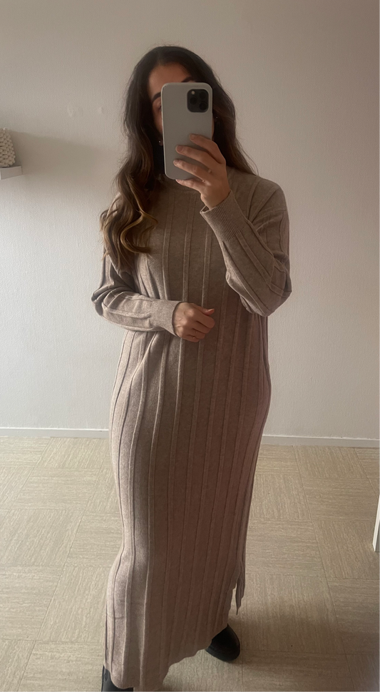 Pull robe taupe